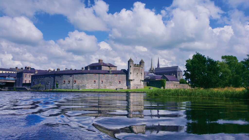 Lough Erne views of Enniskillen Castle
